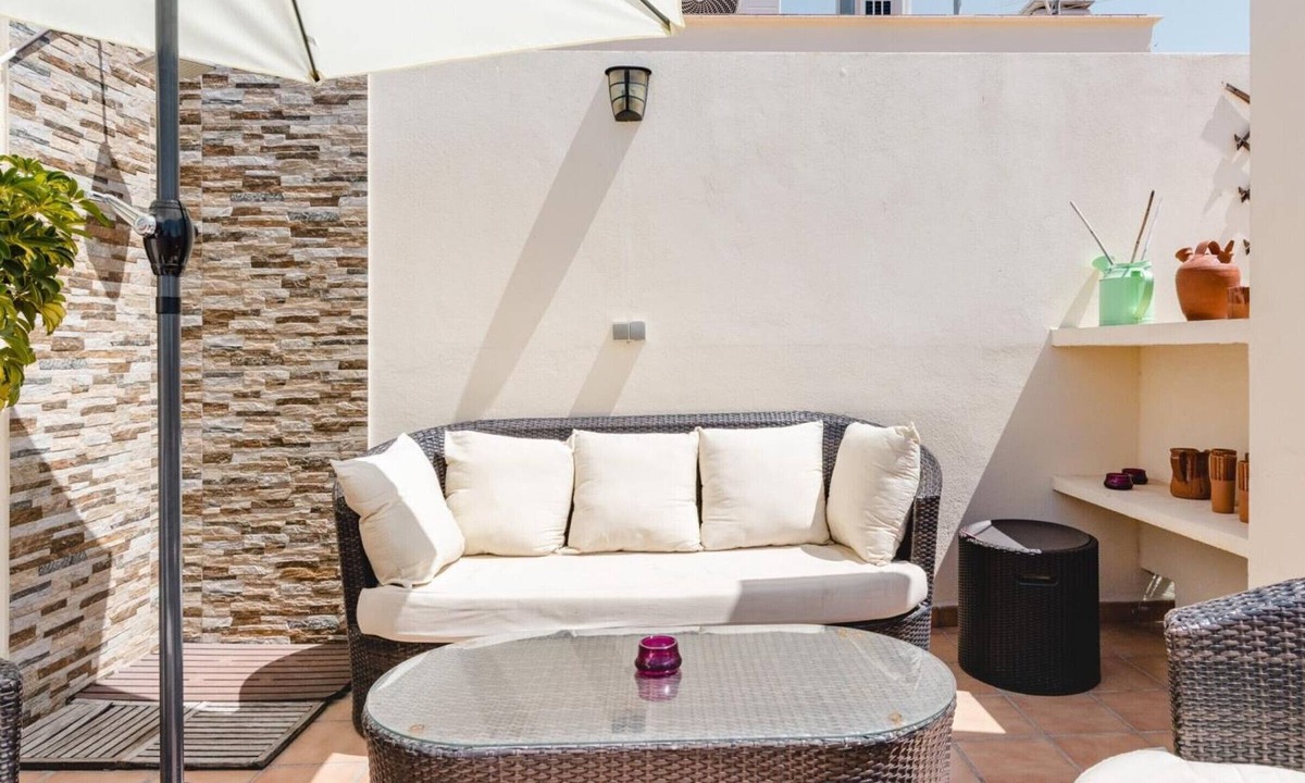 Bailen-Miraflores Apartment | Bright Penthouse with Terrace and Wi-Fi in Malaga
