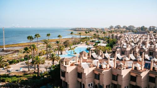Centro Comercial Bahia Sur Apartment | Bungalows Bahia Sur
