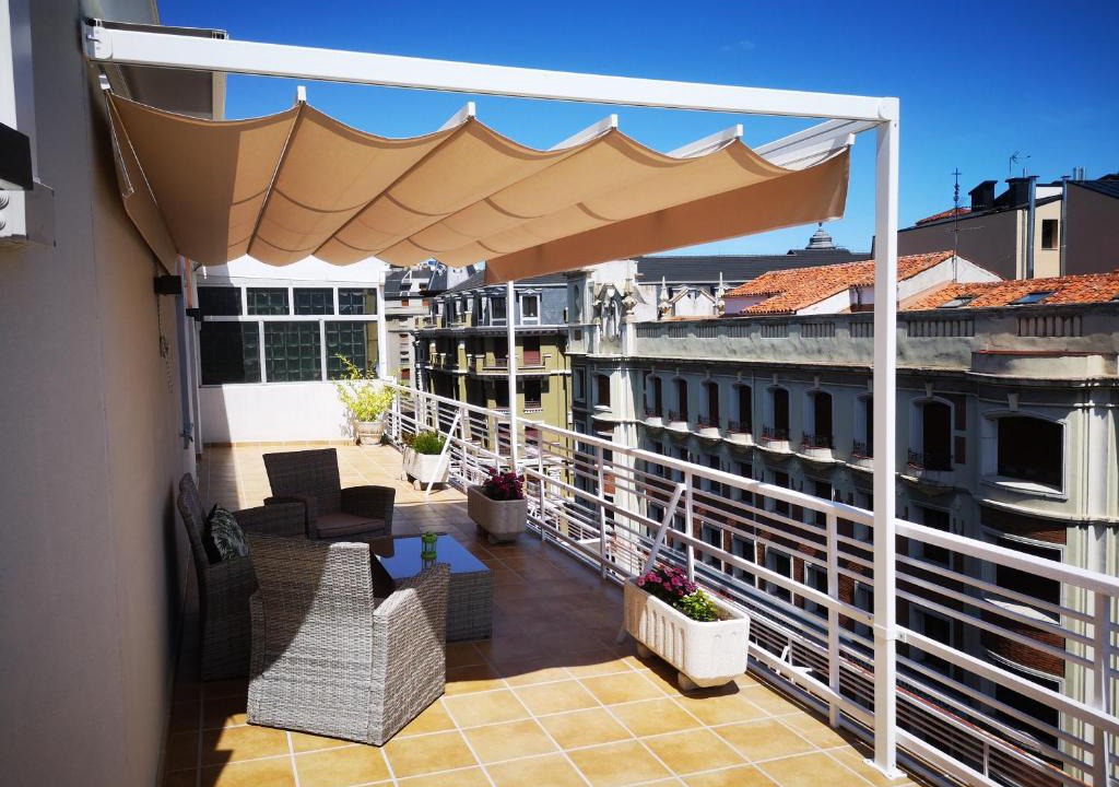 Leon City Centre Apartment | BURGO NUEVO Ático de lujo en pleno centro con terraza y vistas by leonapartamentos