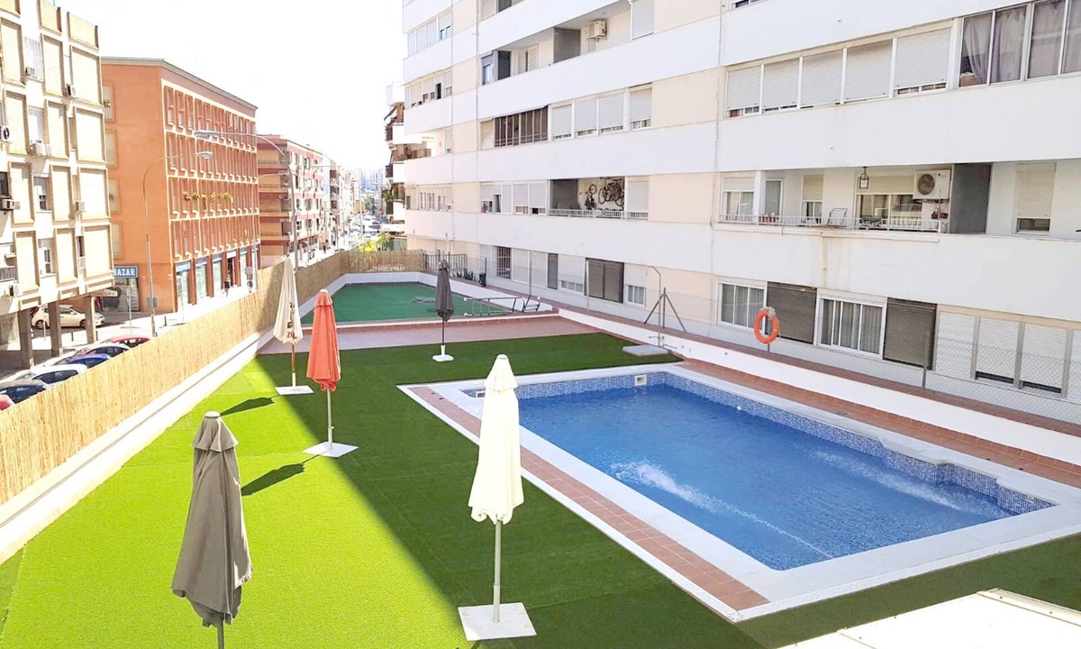 Triana Apartment | Céntrico y Acogedor, Triana, Lovely Flat + Picina, Pool