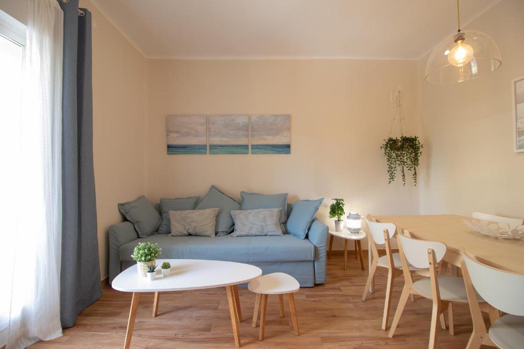 Bailen-Miraflores Apartment | C102 - Huge and Stylish 5 Bedroom by the Center