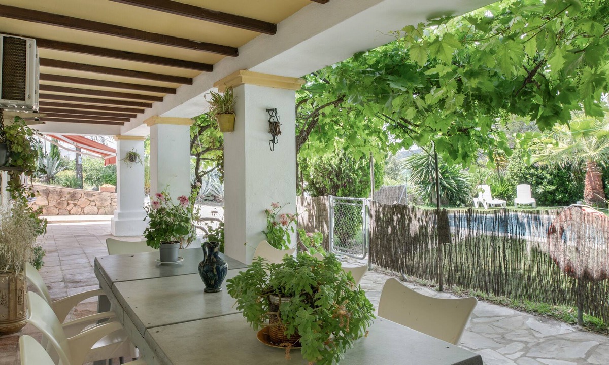 Arriate Apartment | Cantarrana 2 Apartment: Pool, Wi-Fi, Air Conditioning in an Idyllic Setting