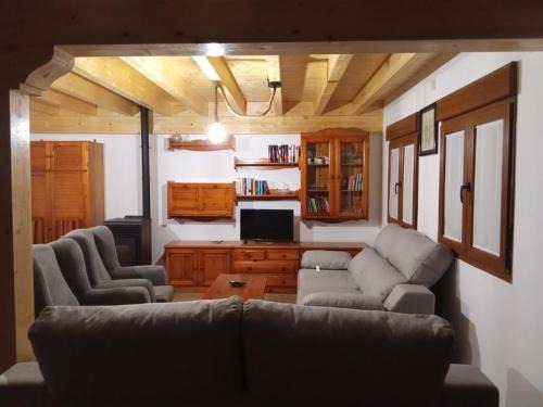 La Horcajada House | Casa Abuela Antolina