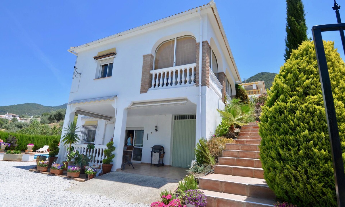 Los Cortijillos Villa | Casa Alegria, villa with mountain views, quiet location in Alcaucin