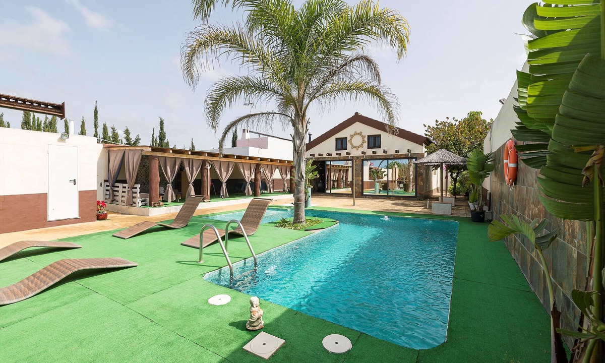 Conil de la Frontera Villa | CASA AMELIE - Cozy house with private pool in Conil - Free Wifi