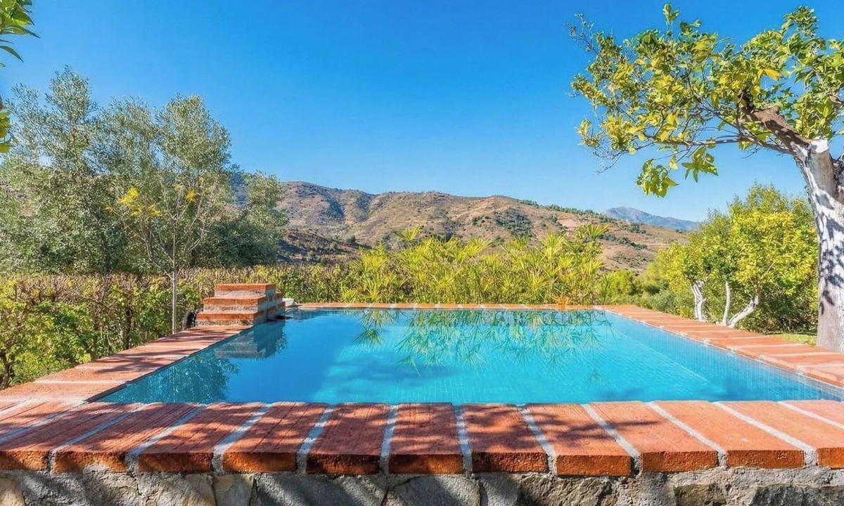 Guaro Villa | Casa Ami Guaro by Ruralidays