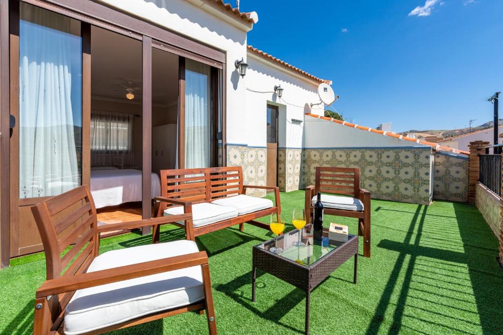 Valle de Abdalagis House | Casa Angelita Caminito del Rey, Dúplex con terraza en el centro de Andalucía