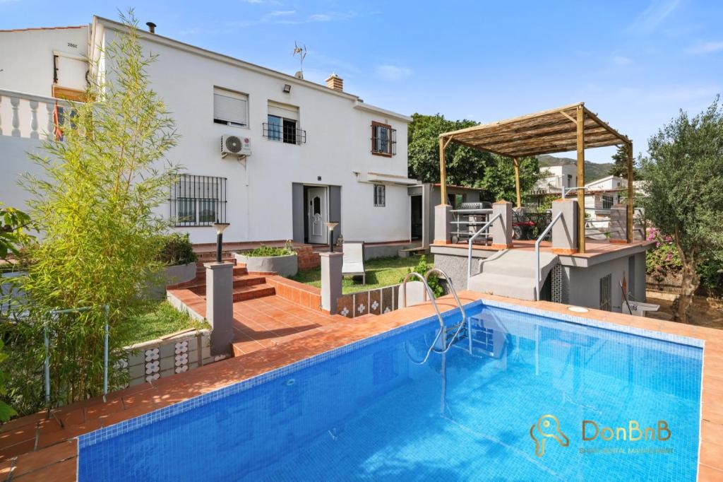 Pinos de Alhaurin Apartment | Casa de 2 dormitorios con piscina privada y desayuno incluido en Alhaurin