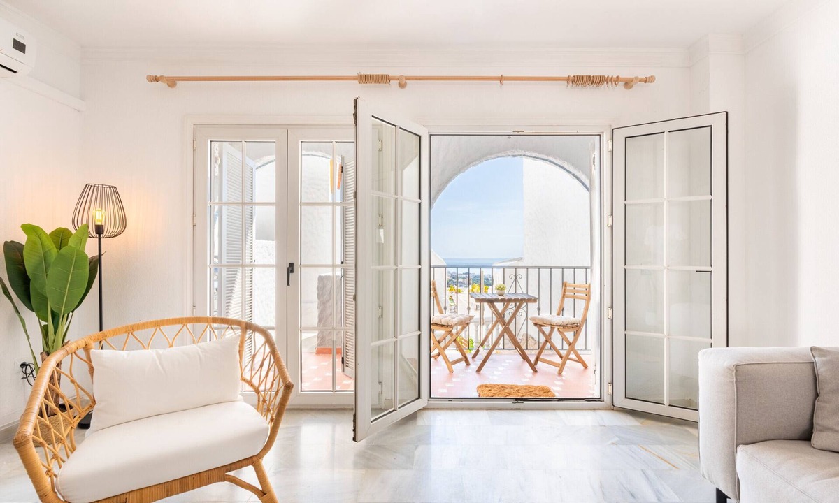 Benalmadena Costa Ski Chalet | Casa de la Buena Vida | 3 Bedroom Townhouse with Sea View