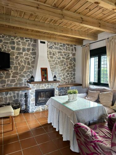 Aracena House | Casa del Arroyo