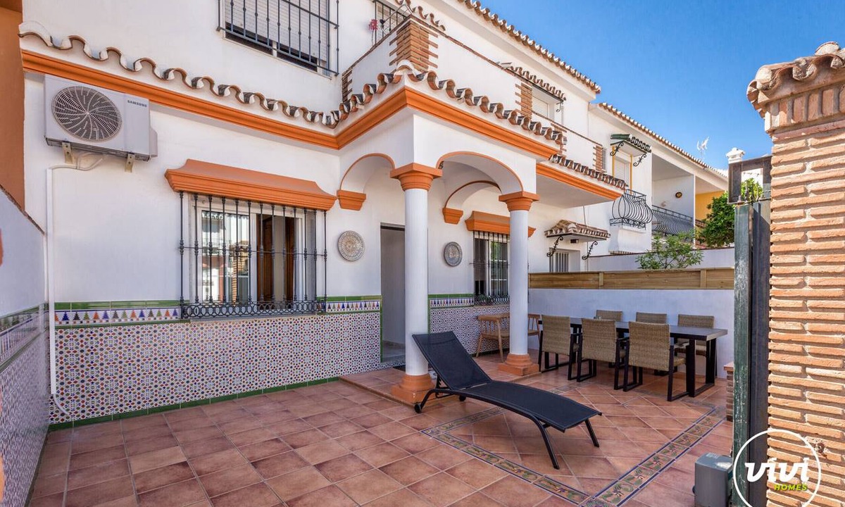 Fuengirola Ski Chalet | Casa Elola | terrace - andalusian - fuengirola