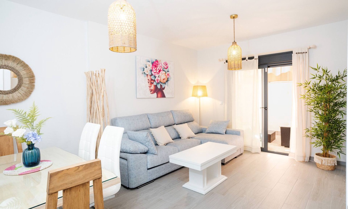 La Rinconada House | Casa Flor del Rocío: Modern Comfort near Seville with Wi-Fi and Parking