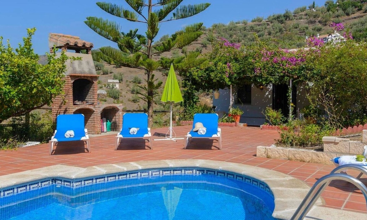 Sayalonga Villa | Casa Fuentezuelas Sayalonga by Ruralidays