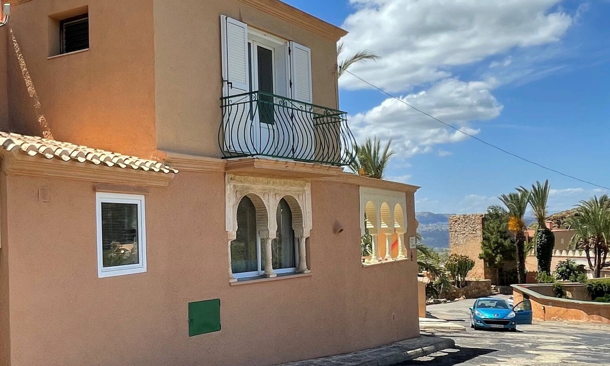 Turre House | Casa Geranio-Townhouse with panoramic mountain and Mediterranean views