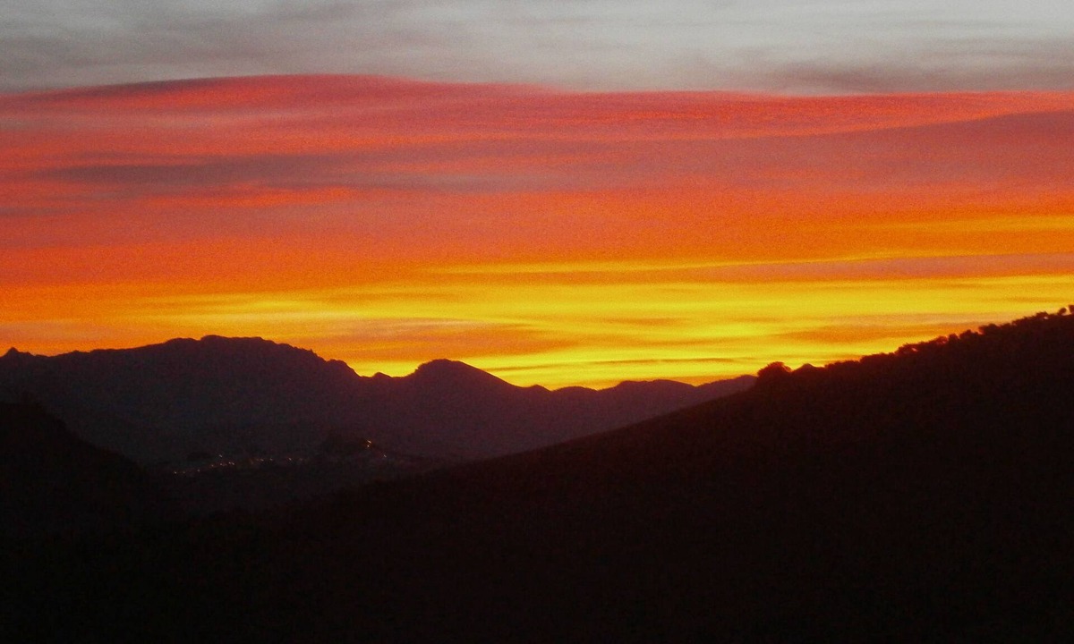 Pruna Apartment | CASA GOYA FAB VIEWS, GLORIOUS SUNSETS & SUNRISES. .n90 nights minimum stay