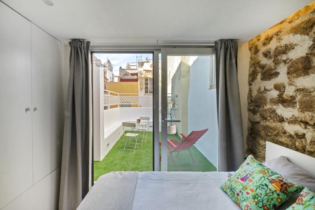 Old Town Apartment | Casa La Muralla MEDIEVAL by Cadiz4Rentals