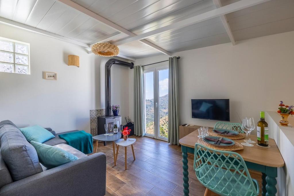 Sayalonga House | Casa las Burbujas