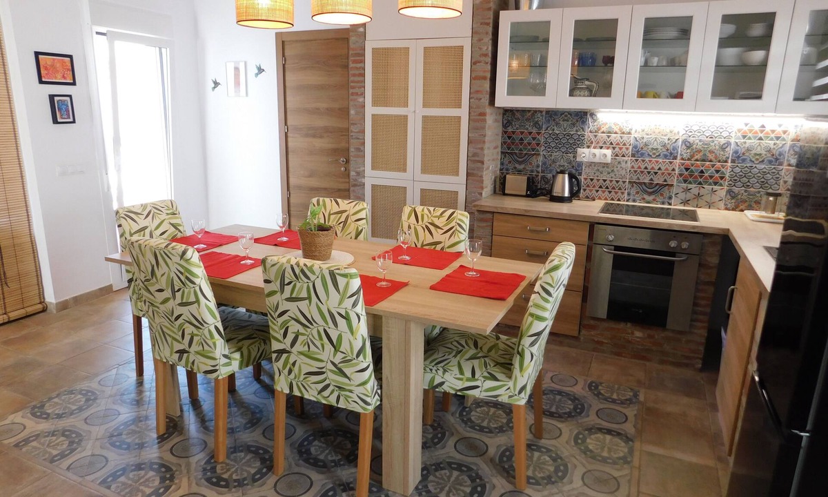 Almachar House | Casa Linda is located in one of the most beautiful white villages of the Axarquia.