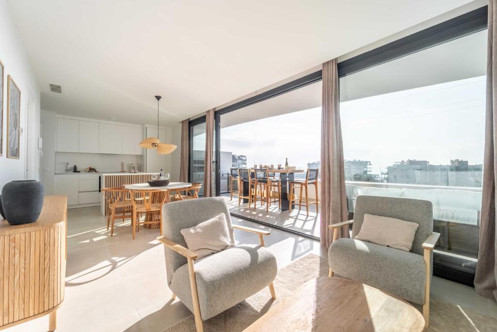 Fuengirola Apartment | Casa Lozano - Sea View Apartment with Terrace and Pool, Higueron West, Fuengirola