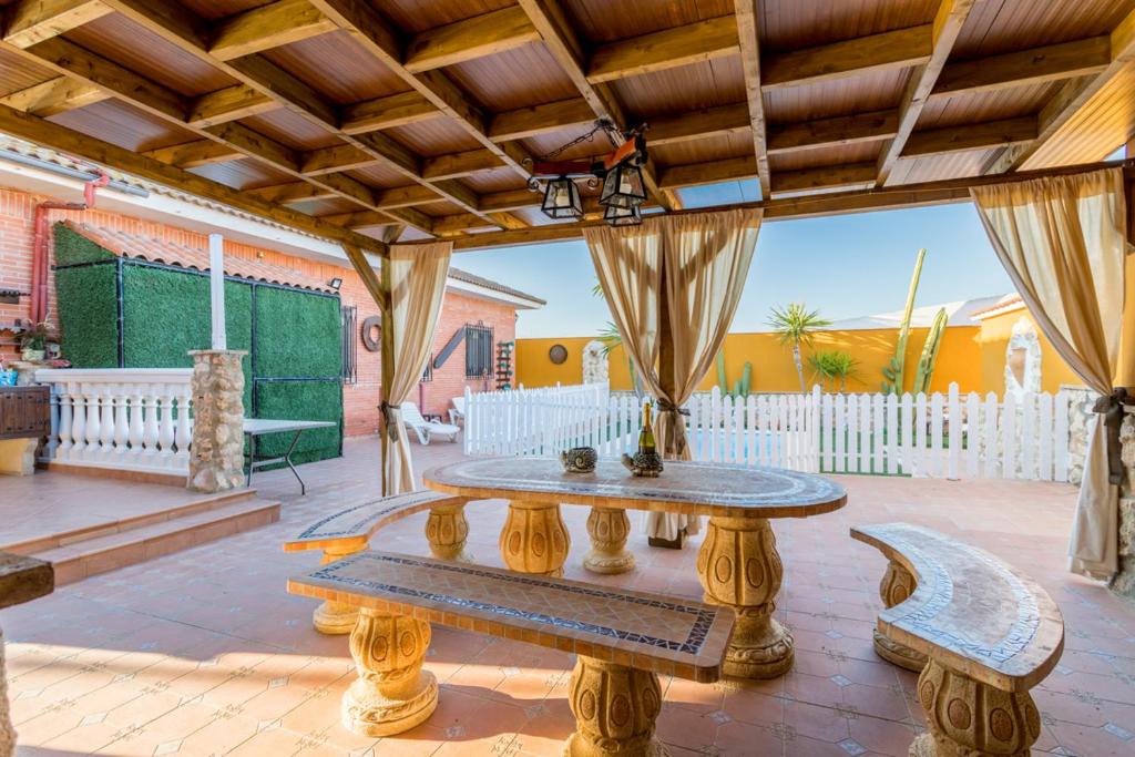 Fuentes de Andalucia House | Casa Ludima