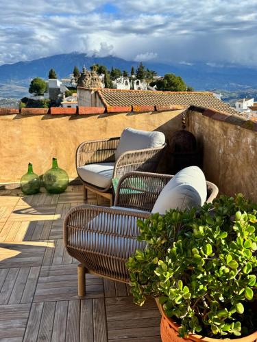 Comares House | Casa Maroto - Boutique Stay in het hart van Comares, Airco, Rooftop terras, uitzicht op zee en bergen, gratis wifi