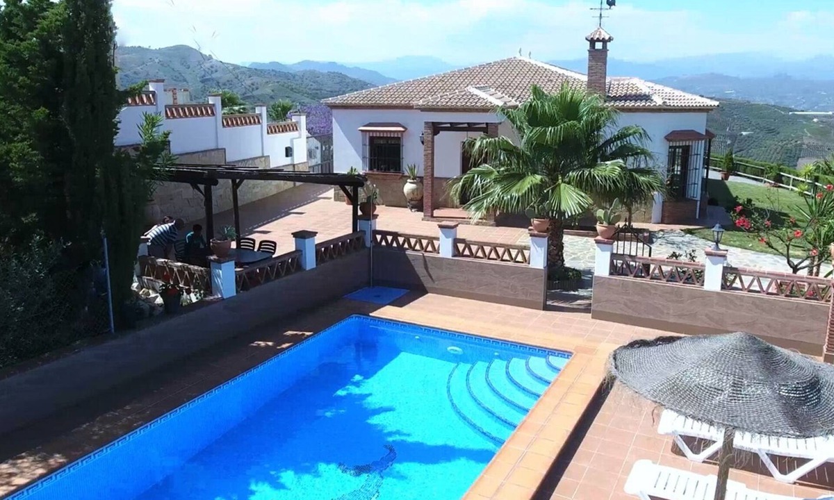Iznate Villa | Casa Mirador Las Claras: Villa with garden, private pool, A/C. Beautiful views