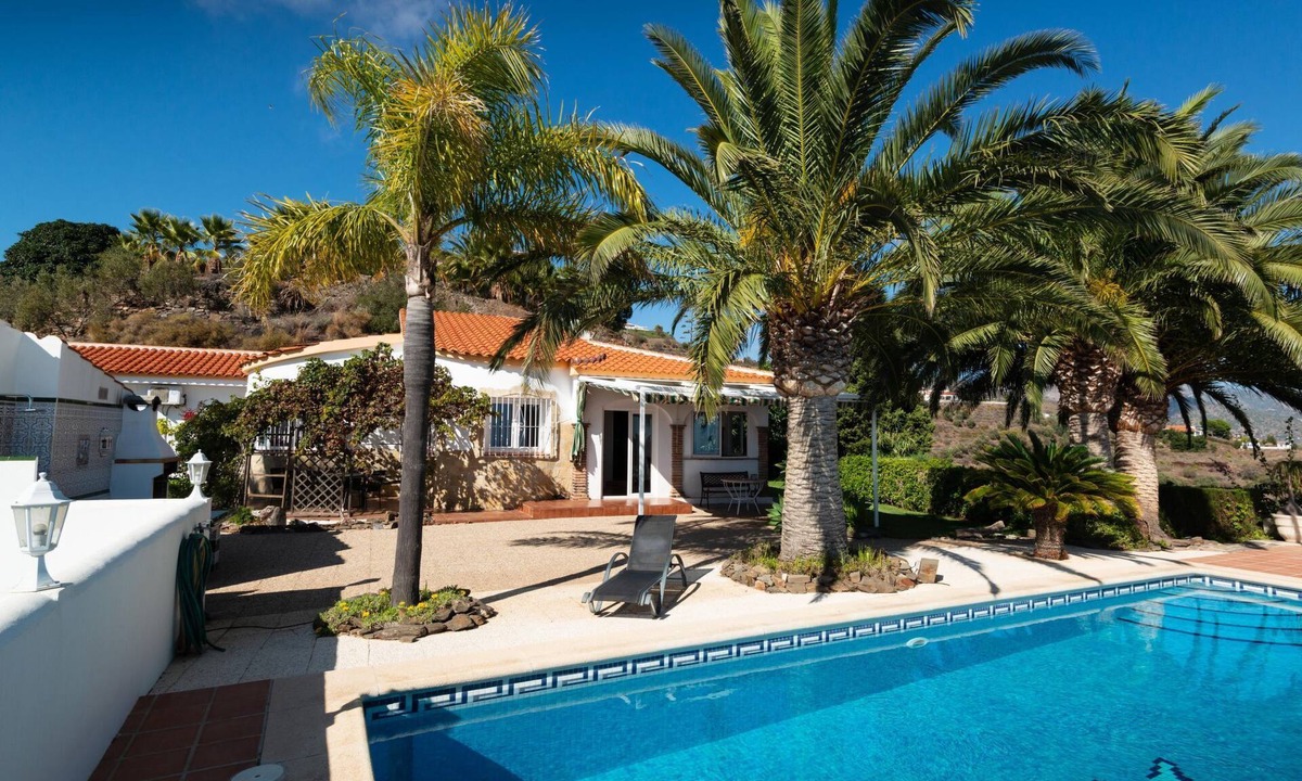 Sayalonga House | Casa Palmeras in Sayalonga mit Gepflegtem Garten by Interhome