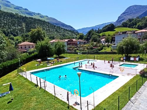 Arredondo House | Casa Rugama con piscina de verano en el corazón de Cantabria