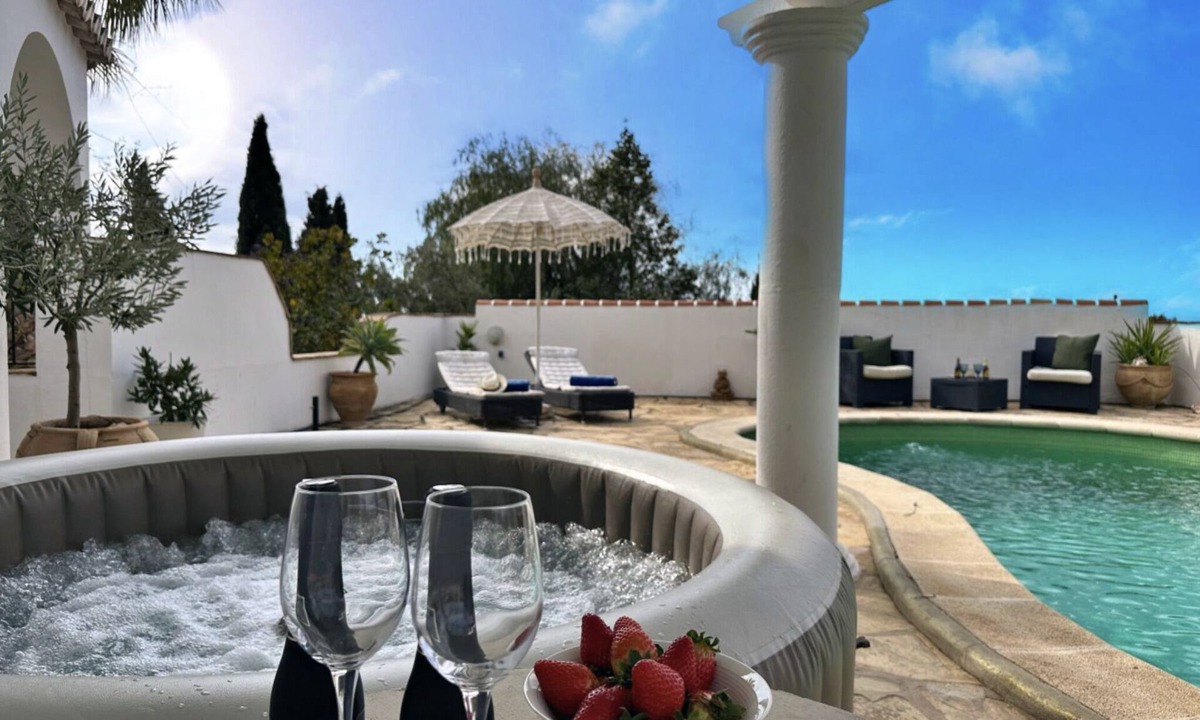 Competa Hotel | Casa Rural Cómpeta Piscina Barbacoa y Vista