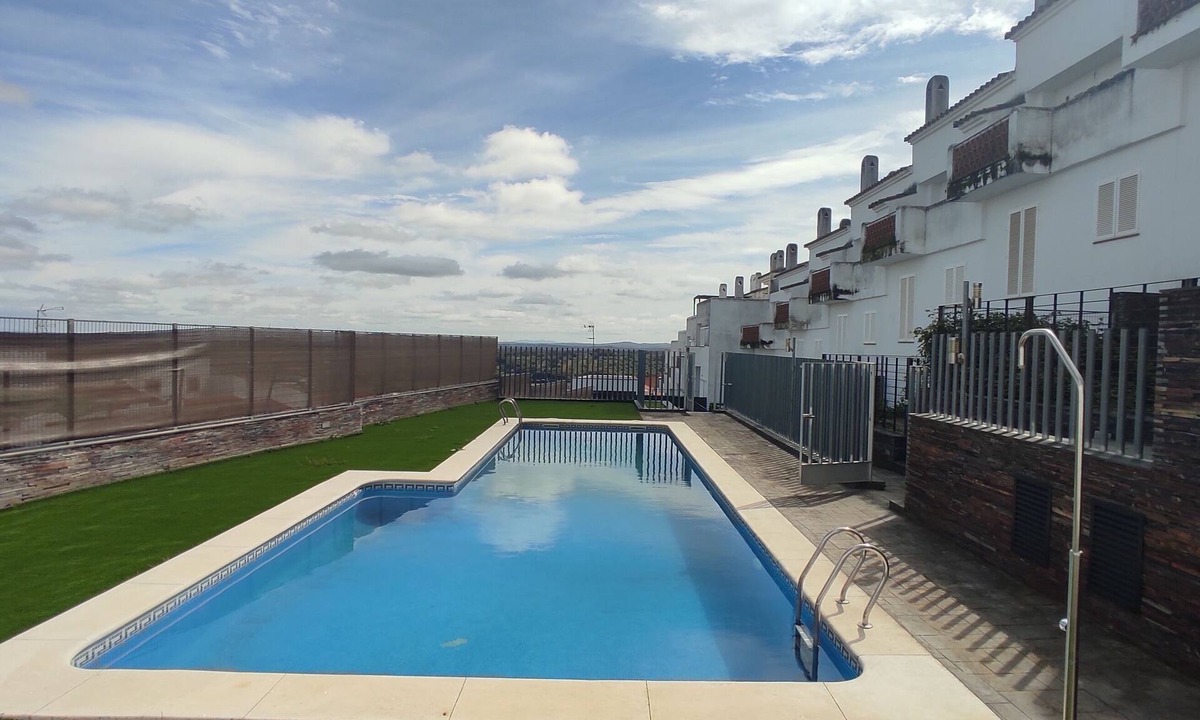 Segura de Leon House | Casa Rural con Chimenea en Dormitorio, y Sala de Juegos. Con Piscina en Verano!