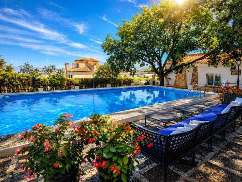 Barrio de la Vega House | Casa Rural con piscina privada y jardines - LA CASILLA