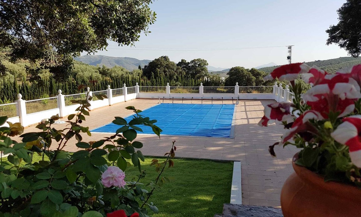 Castillo de Locubin Cottage | CASA RURAL CABEZA ALTA