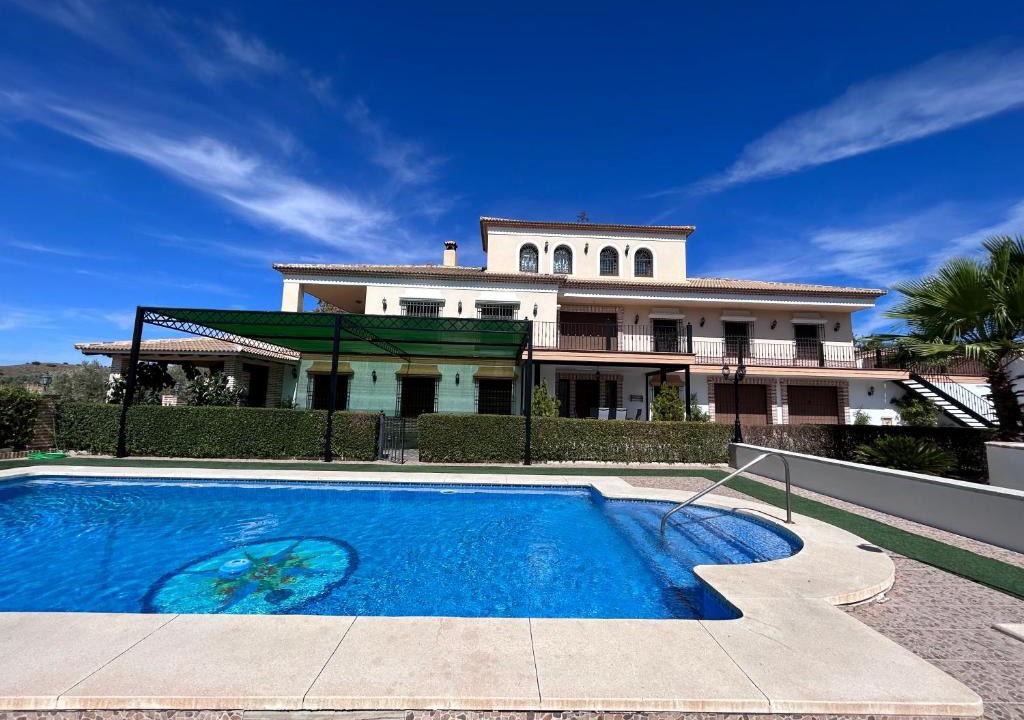 Villanueva de Algaidas Villa | Casa rural para familias con piscina y vistas al atardecer by Con Aire Rural