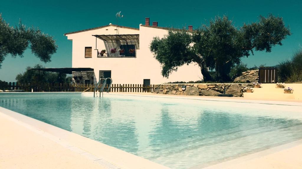 Almoharin House | Casa Rural Finca Flores Amarillas