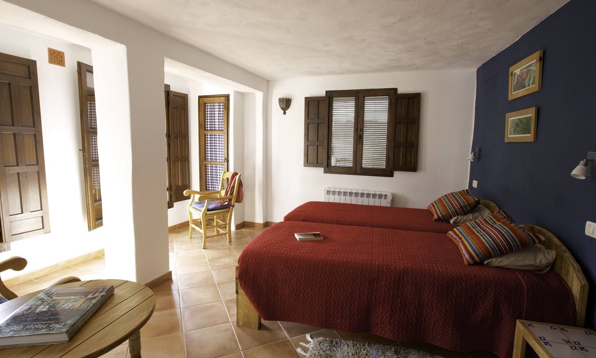 Guejar Sierra House | Casa Rural in con 3 Haitaciones con Baño Privados, Cocina y Salon Compartido