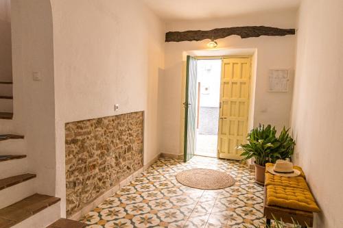 Fuenteheridos House | Casa rural La Artística, alojamiento y arte