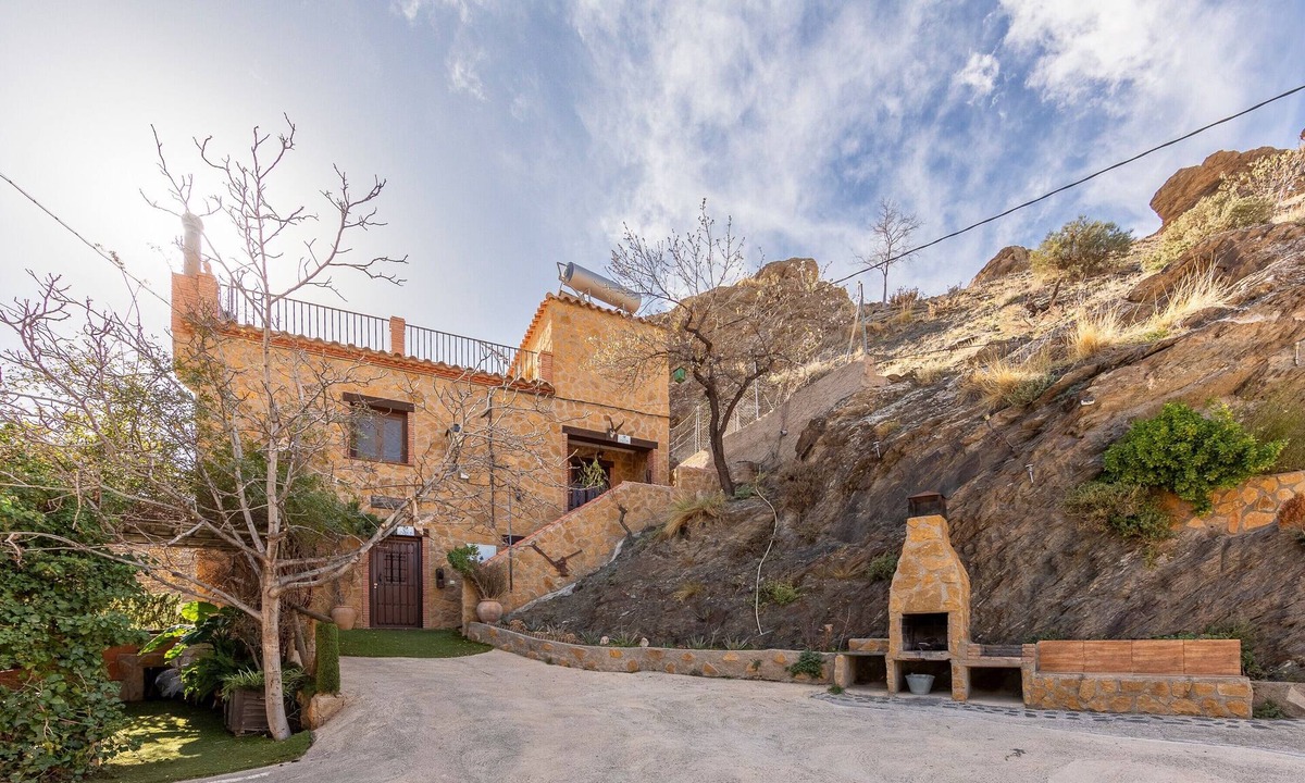 Abrucena House | Casa Rural La Jirola -Vivienda 2 with Mountain Views, Wi-Fi, and Air Conditioning