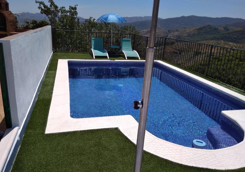 Yunquera House | Casa Rural La Revuelta con las mejores vistas a la naturaleza