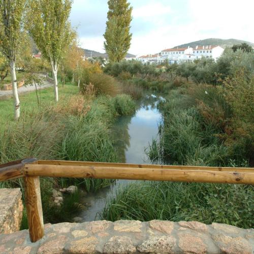Cuevas del Becerro House | Casa rural Paqui