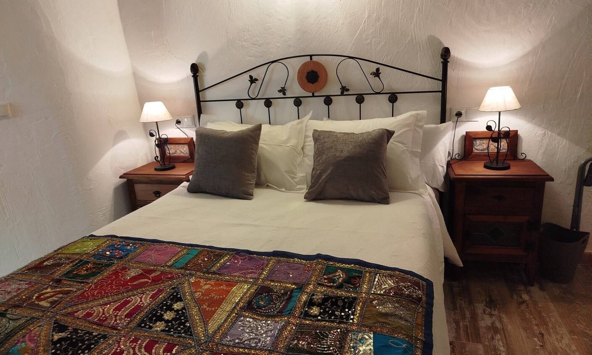 Quesada Apartment | Casa rural Villalta tipo cueva con bañera de hidromasaje – Estancia romántica única