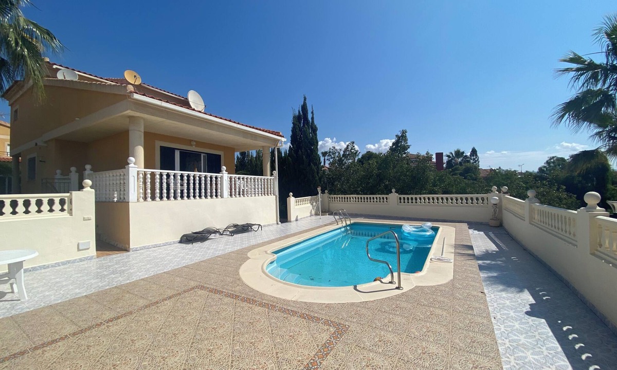 Bolnuevo House | Casa Zorro - Family Villa with Private Pool/Garden & 10 min walk to the beach