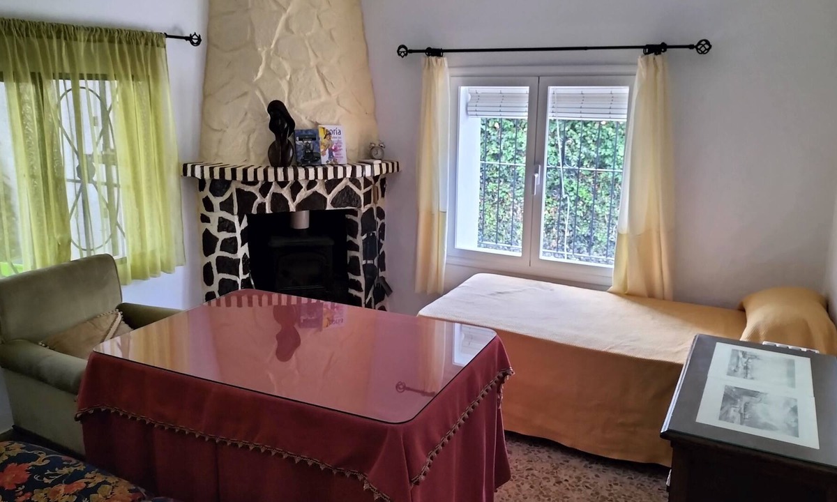 Benamahoma Cottage | Casarota al Lado del Manantial del Nacimiento