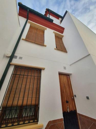 Santa Marina House | Casita Piedra Escrita - Casa Completa 3 Plantas con Terraza Chill Out