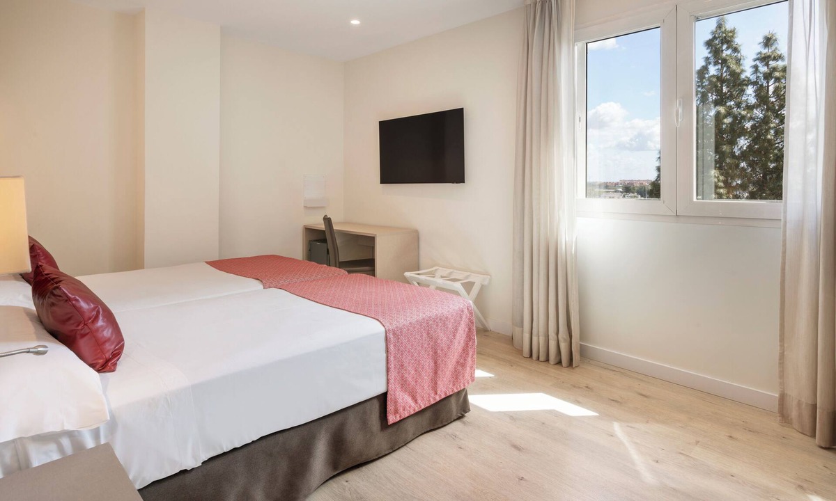 Santa Aurelia-Cantabrico-Atlantico-La Romeria Hotel | Catalonia Híspalis