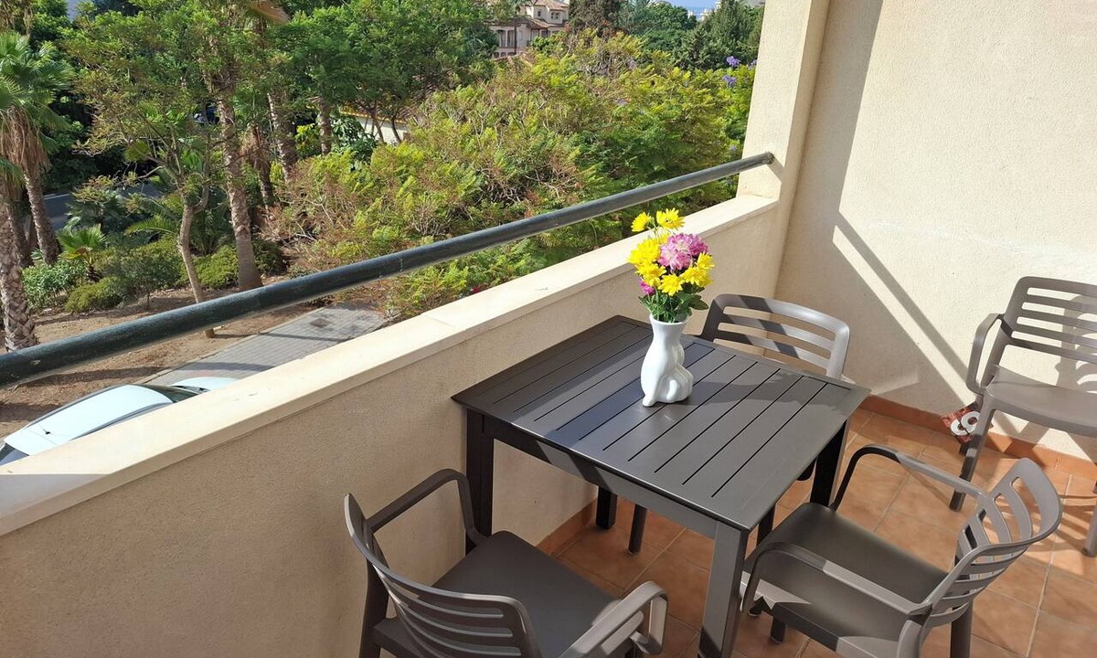 Estepona Apartment | Central 2-Bed Apartment in Estepona Port
