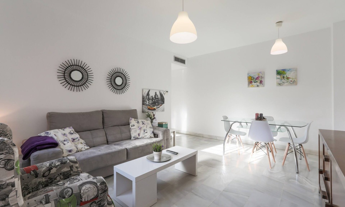 San Lorenzo House | Central Apartment with Parking