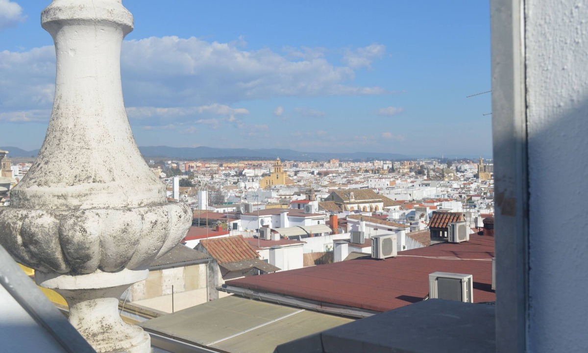Distrito Centro Apartment | Central penthouse with terrace, parking, A /C, wifi, next to the town hall.