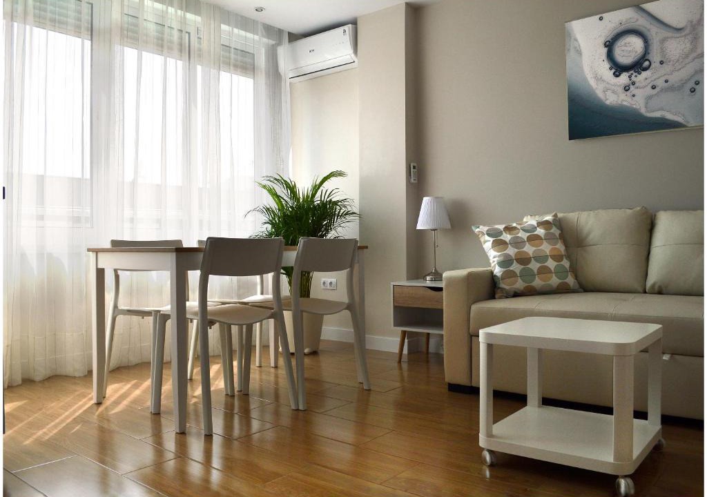 Torremolinos City Centre Apartment | Central Torremolinos Studio