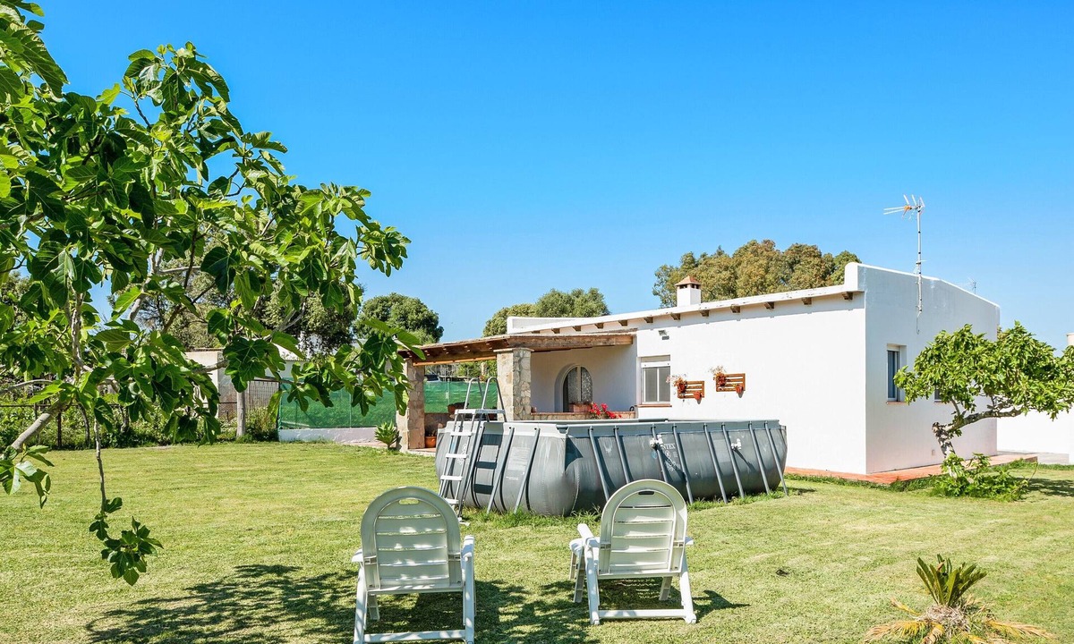 Vejer de la Frontera House | Chalet 'Casa Juan Alba' with Mountain Views, Pool, and Wi-Fi
