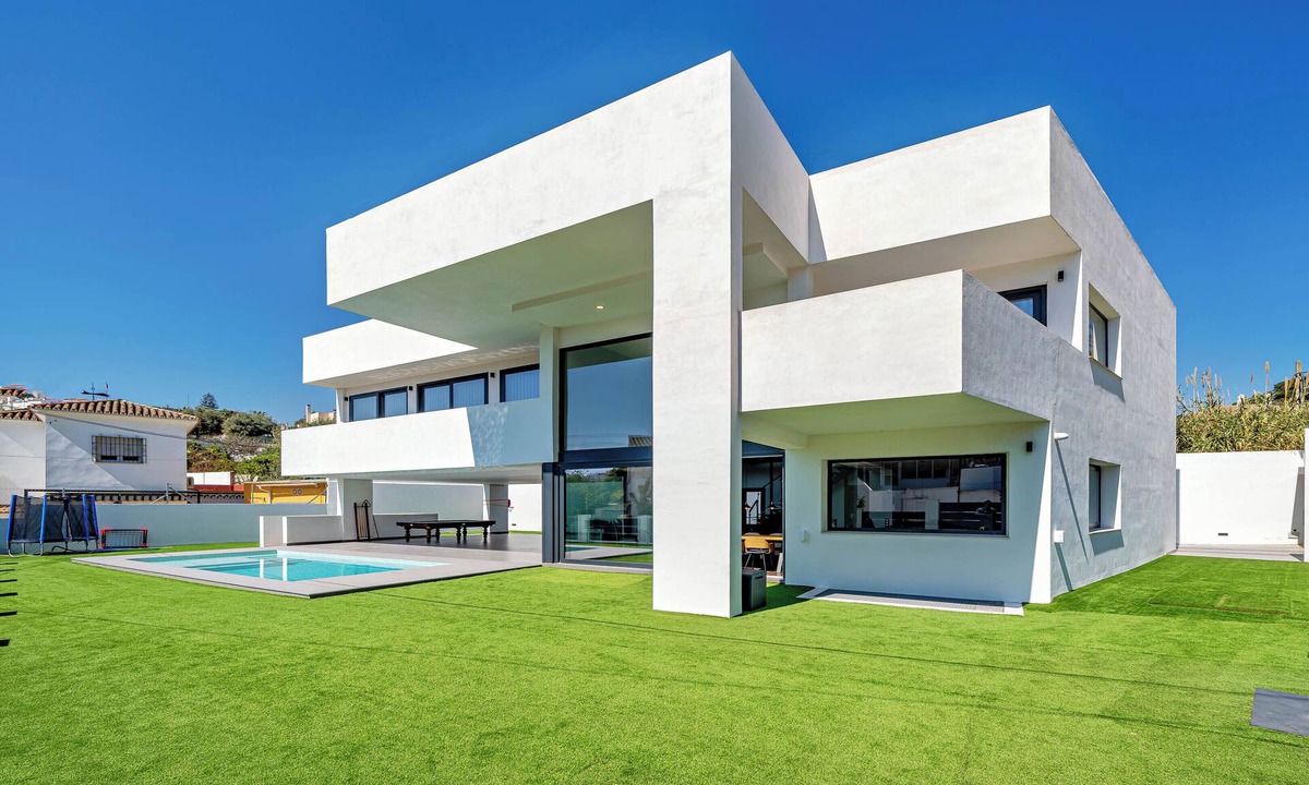 Torremolinos Ski Chalet | Chalet con Piscina Villaspainexperience